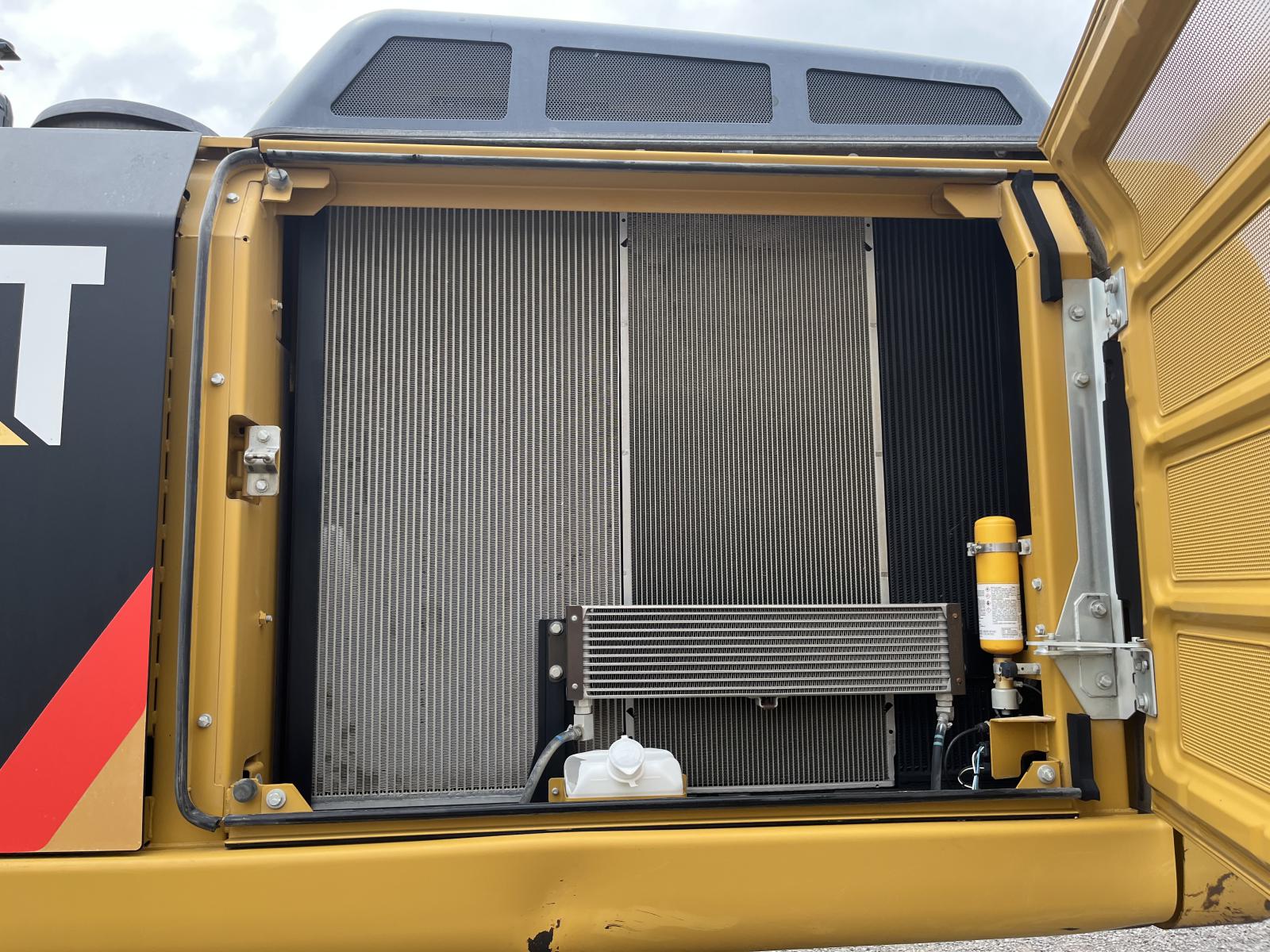 ./imagenes/INVOICE/2019/18174/CAT 336ELH (12).JPG